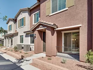 Photo #2: 2365967 Listing