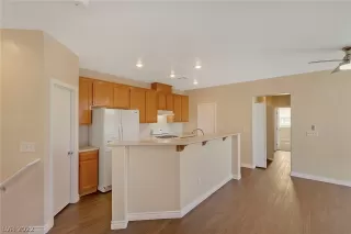 Photo #1: 2366008 Listing 