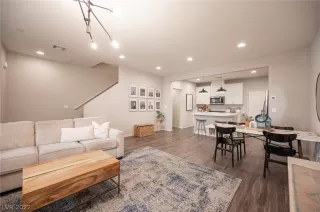 Photo #6: 2366017 Listing