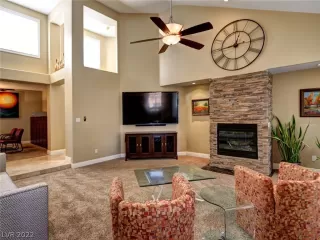 Photo #4: 2366048 Listing 