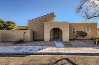 Photo #1: 2366055 Listing