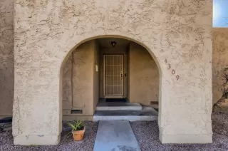 Photo #2: 2366055 Listing