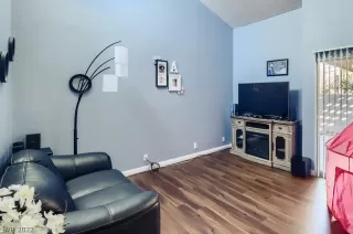 Photo #5: 2366055 Listing