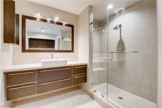 Photo #5: 2366066 Listing 