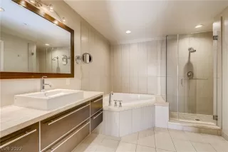 Photo #6: 2366066 Listing 