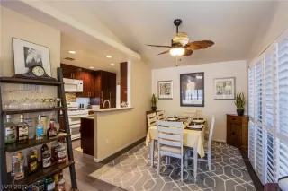 Photo #5: 2366080 Listing