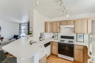 Photo #4: 2366086 Listing