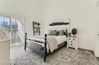 Photo #6: 2366086 Listing