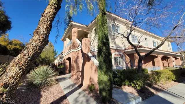 MLS: 2366091 Condo For Sale