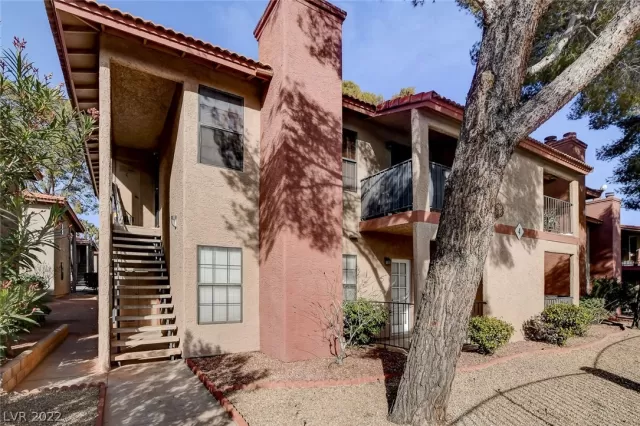 MLS: 2366106 Condo For Sale