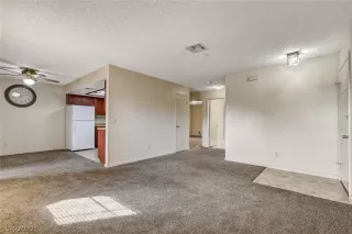 Photo #4: 2366106 Listing 