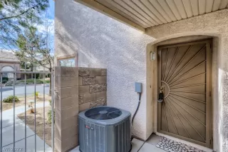 Photo #2: 2366109 Listing 