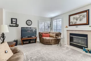 Photo #5: 2366109 Listing 