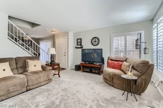 Photo #6: 2366109 Listing 