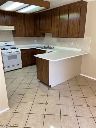 Photo #4: 2366130 Listing 