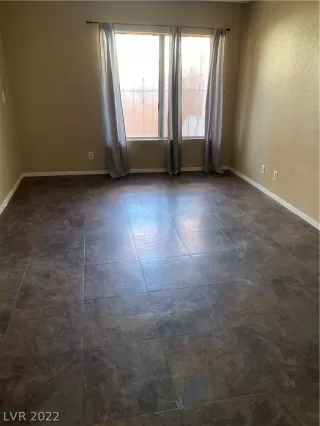 Photo #5: 2366130 Listing 