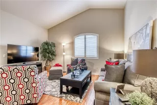 Photo #5: 2366222 Listing