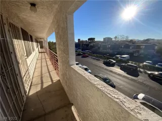 Photo #2: 2366229 Listing 