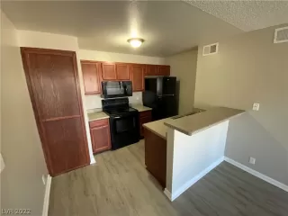 Photo #4: 2366229 Listing 