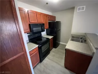 Photo #5: 2366229 Listing 