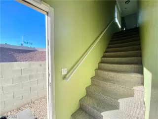 Photo #2: 2366242 Listing 