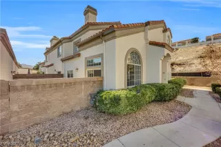 Photo #1: 2366247 Listing 