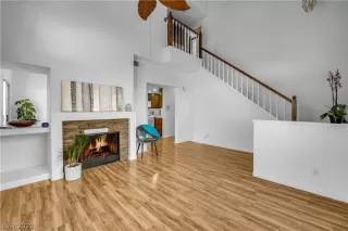 Photo #4: 2366247 Listing 