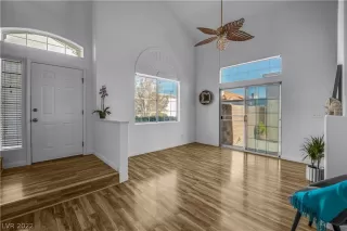 Photo #5: 2366247 Listing 