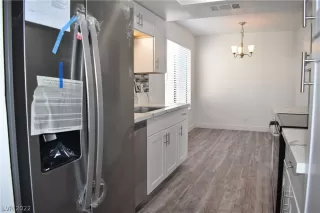 Photo #3: 2366254 Listing