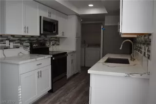 Photo #6: 2366254 Listing