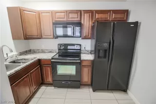 Photo #2: 2366263 Listing 