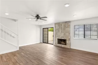 Photo #4: 2366278 Listing 