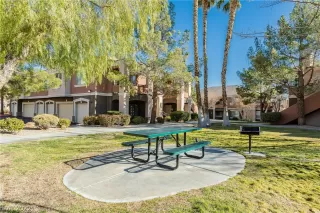 Photo #4: 2366285 Listing