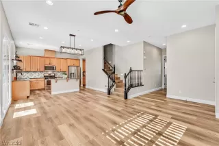 Photo #1: 2366290 Listing 