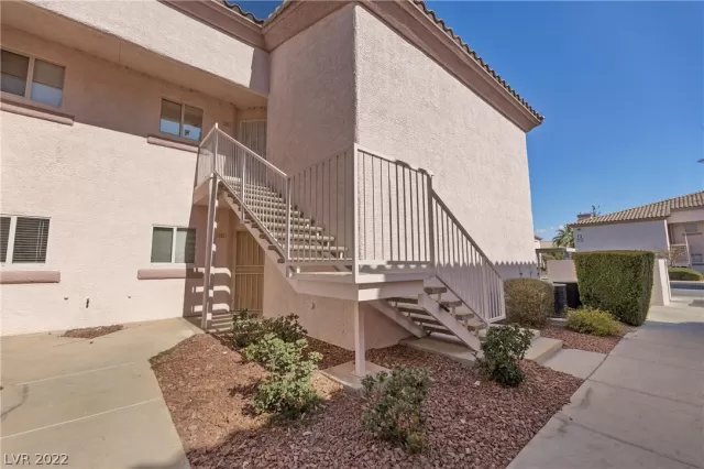 MLS: 2366291 Condo For Sale