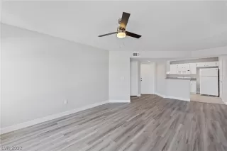 Photo #3: 2366291 Listing