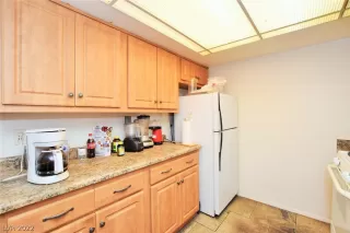 Photo #6: 2366308 Listing