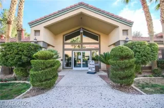 Photo #2: 2366311 Listing