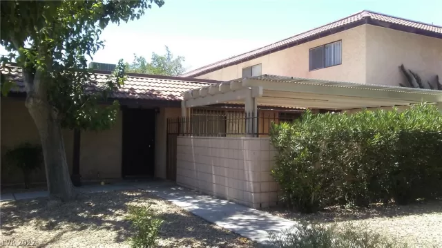 MLS: 2366360 Condo For Sale