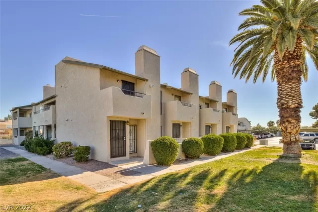 MLS: 2366392 Condo For Sale