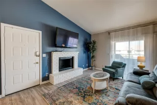 Photo #4: 2366392 Listing 