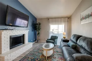 Photo #5: 2366392 Listing 