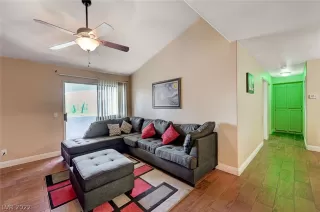 Photo #4: 2366399 Listing