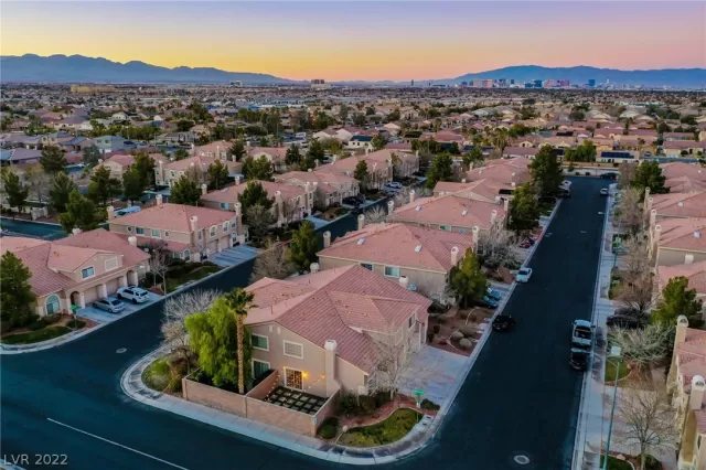 MLS: 2366418 Condo For Sale