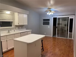 Photo #3: 2366428 Listing 