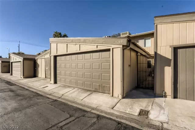 MLS: 2366437 Condo For Sale