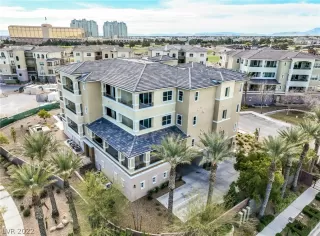 Photo #6: 2366442 Listing