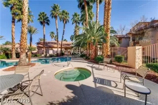 Photo #5: 2366452 Listing