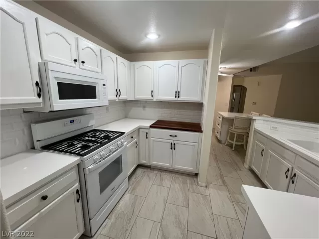 MLS: 2366473 Condo For Sale