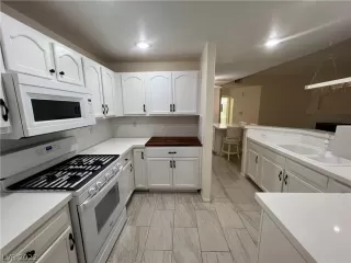 Photo #1: 2366473 Listing